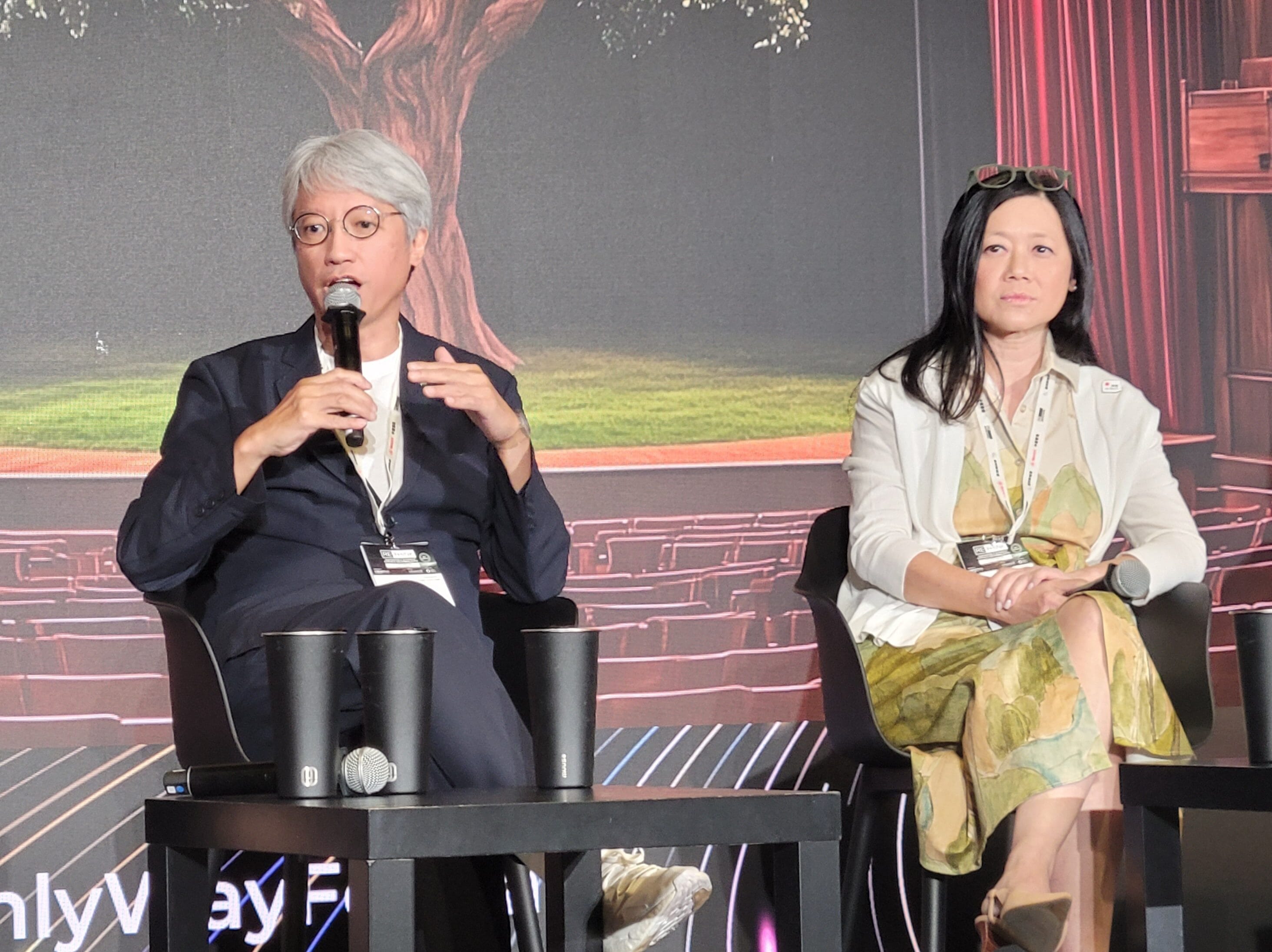 Kevin Ng from Henderson Land Group and Catherine Sing from Hong Kong Electric